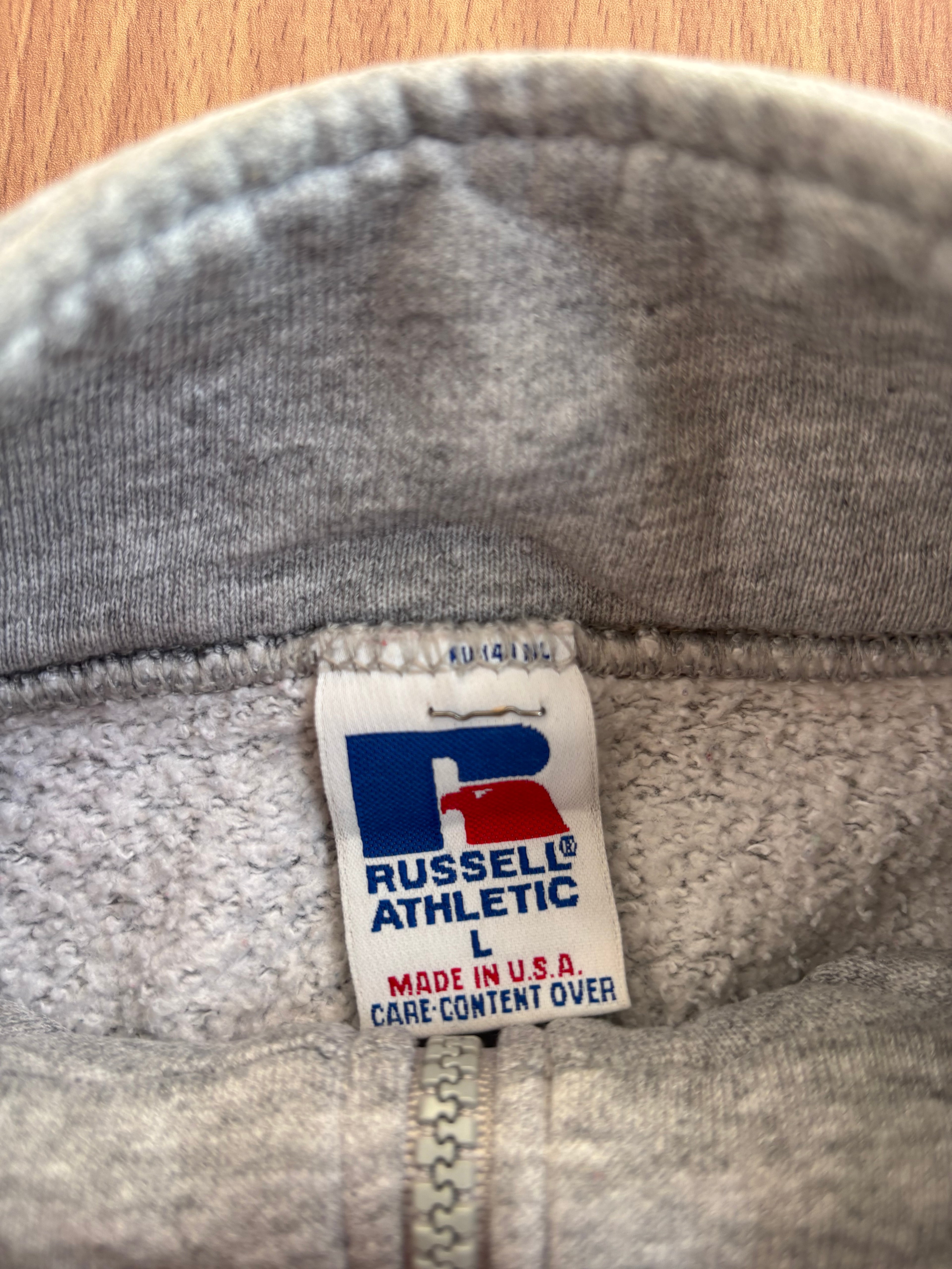 Russell athletics 90’s pullover (S-M)