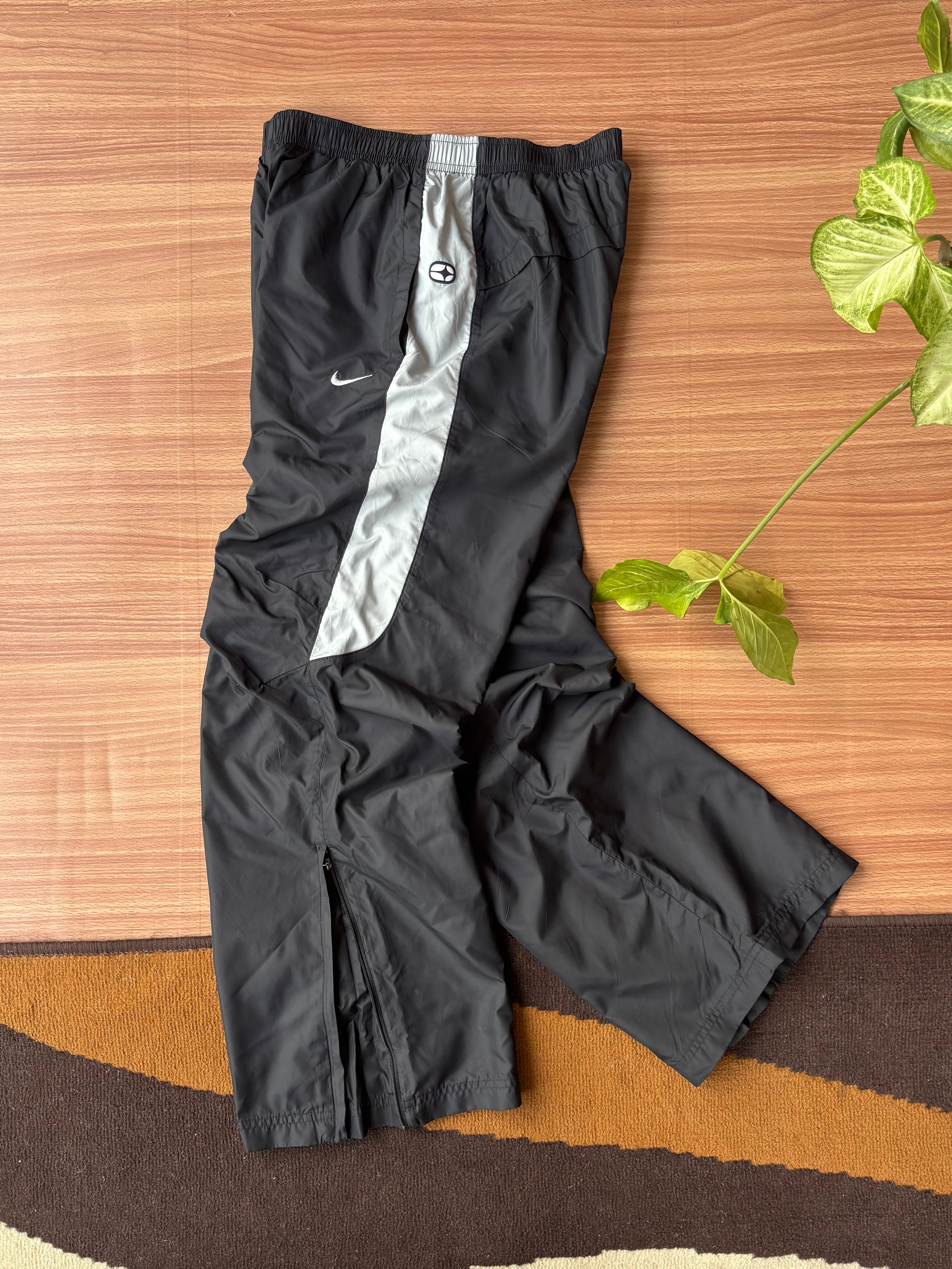 nike loose fit lower