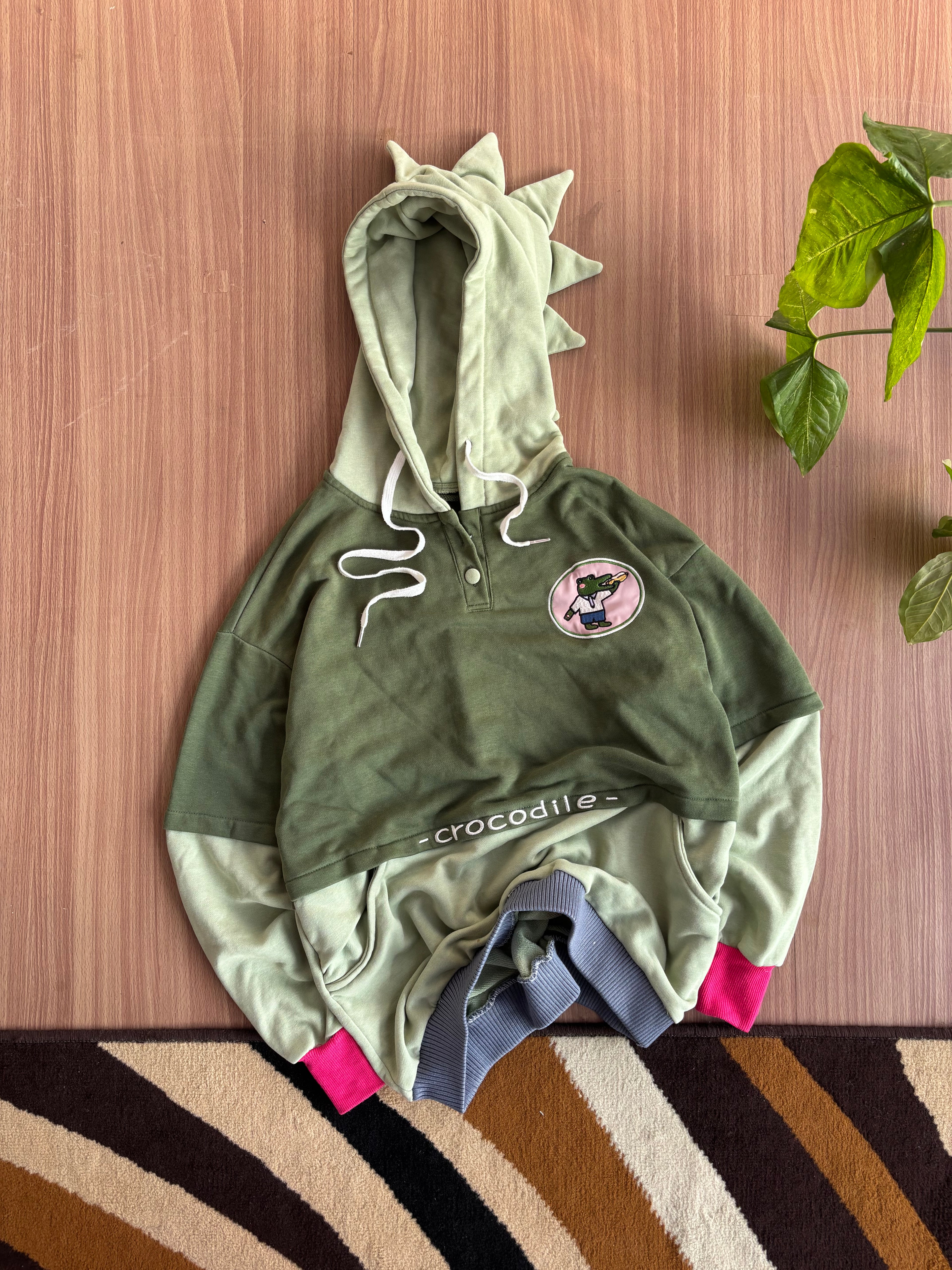 Random ass Hoodie i bought (M)