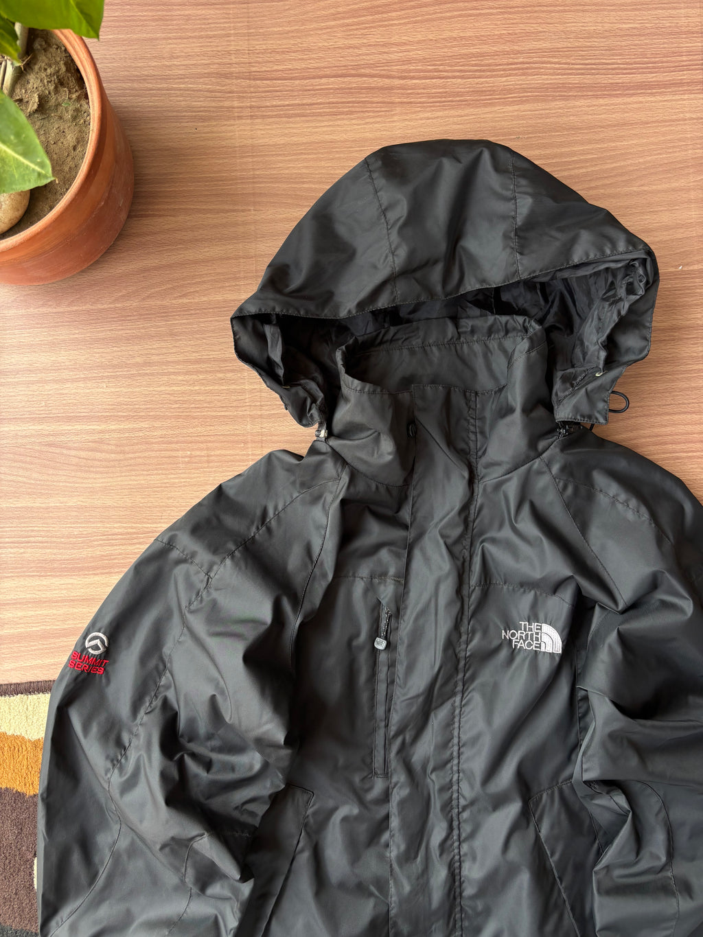 The North Face summitseries shell (L)