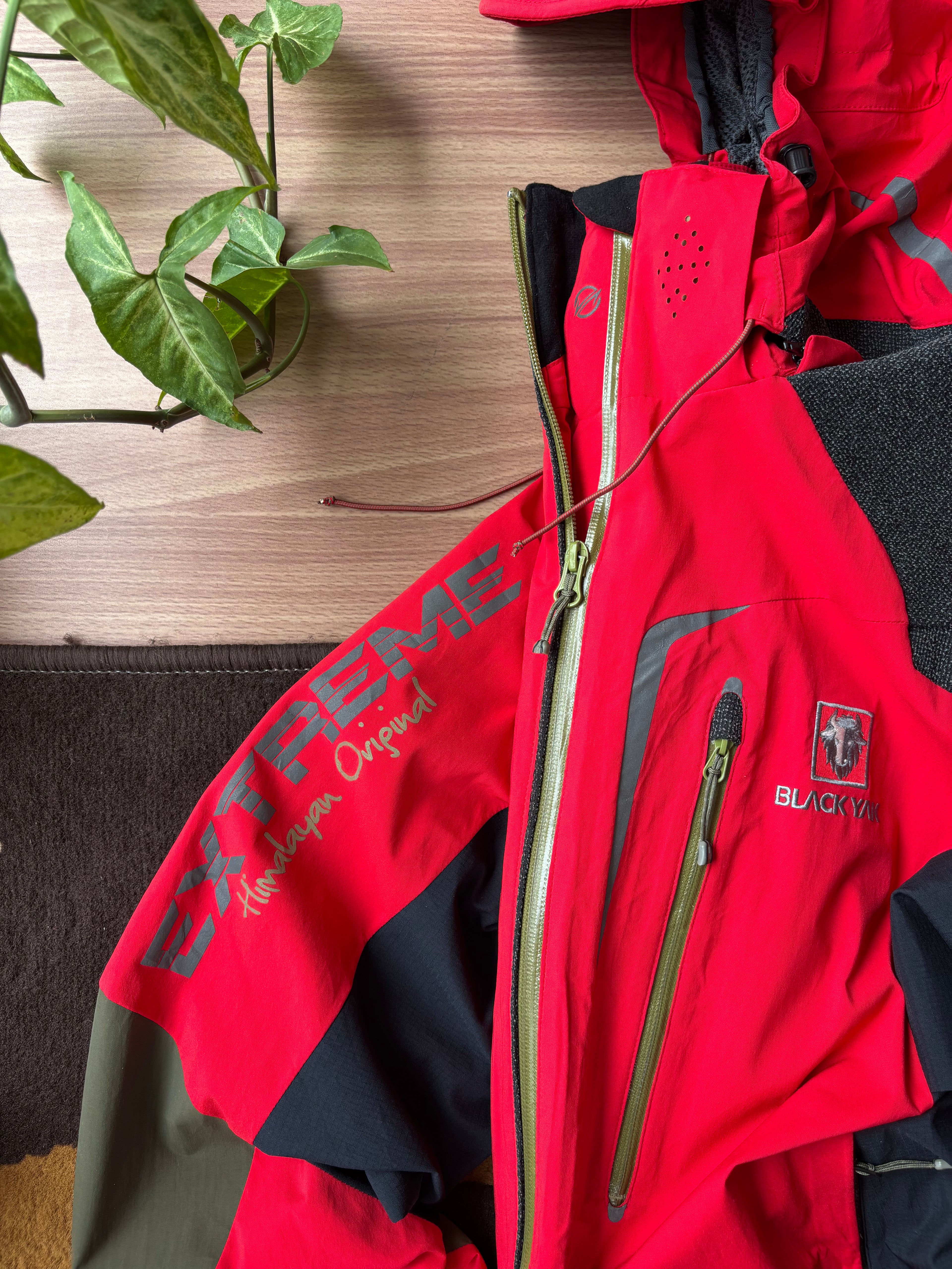 BlackYak extreme peak Goretex shell (L)