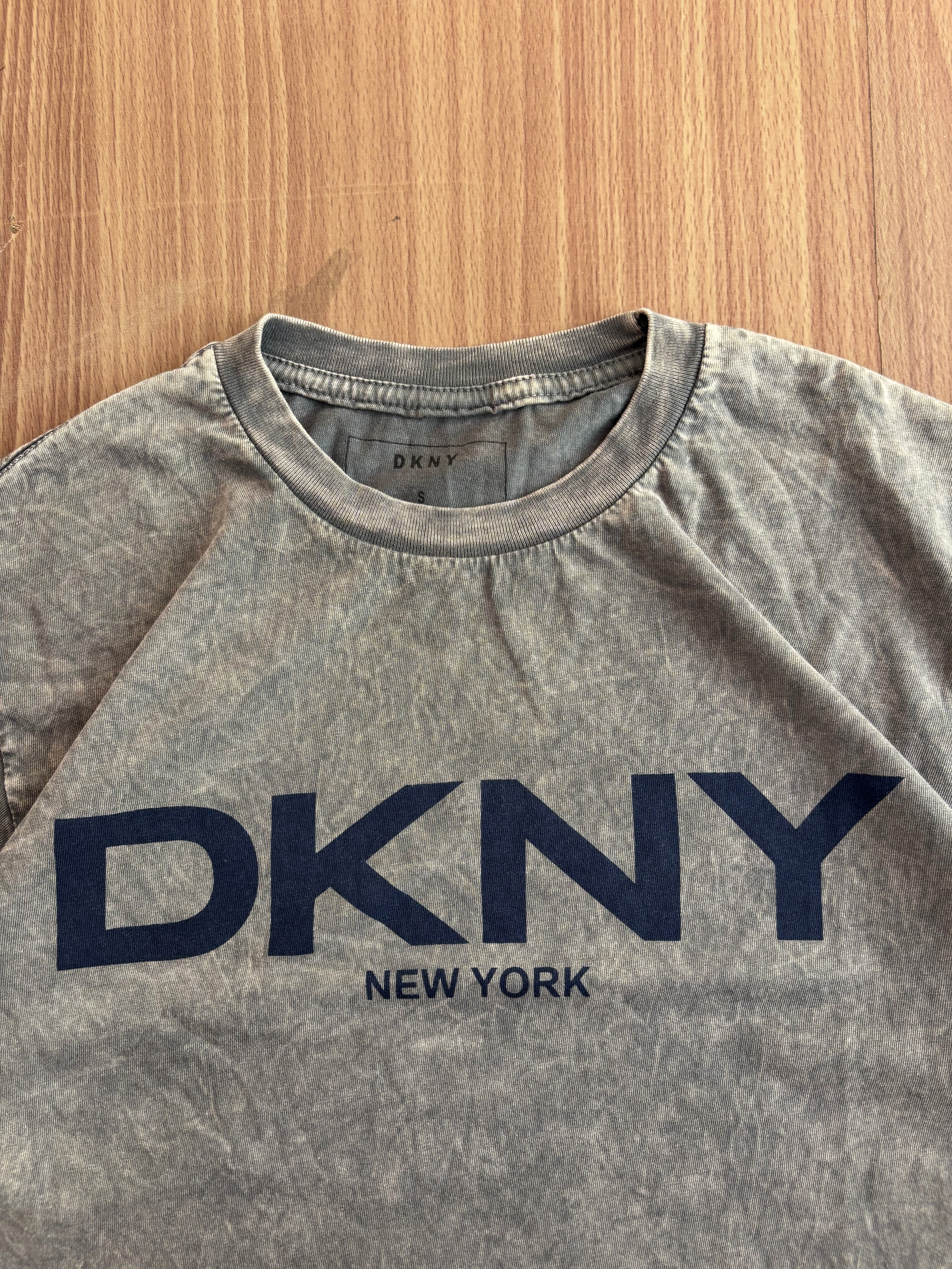 DKNY tee (S)