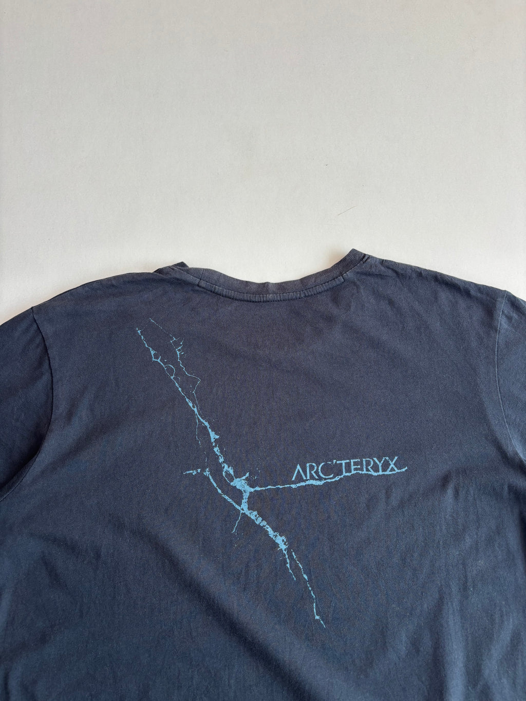 Arcteryx tee (M&L)