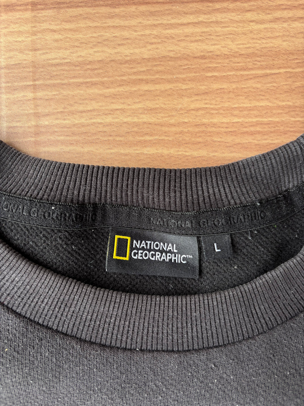 National Geographic sweatshirt (M-L)