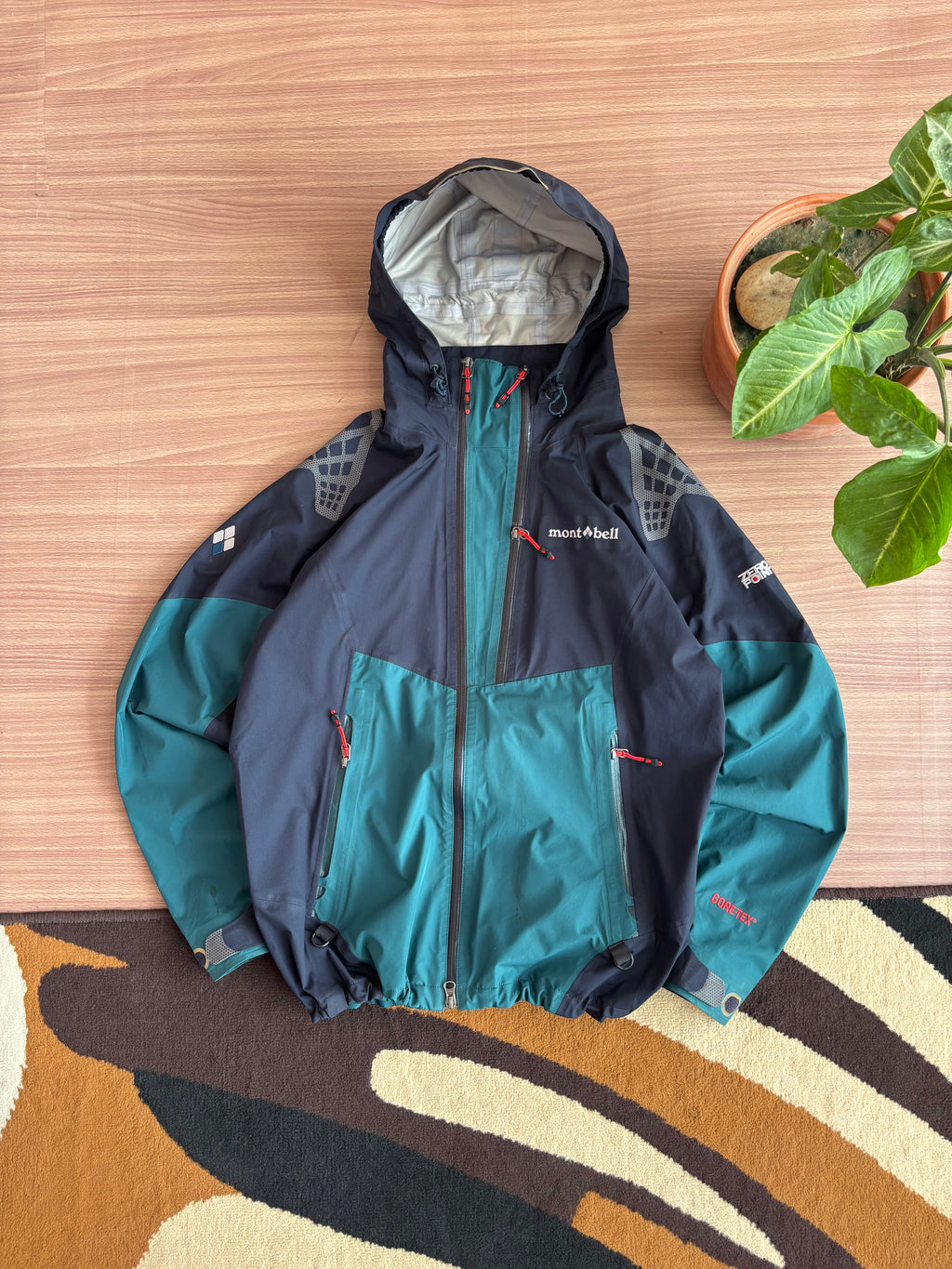 Montbell Zero point goretex shell (M-L)