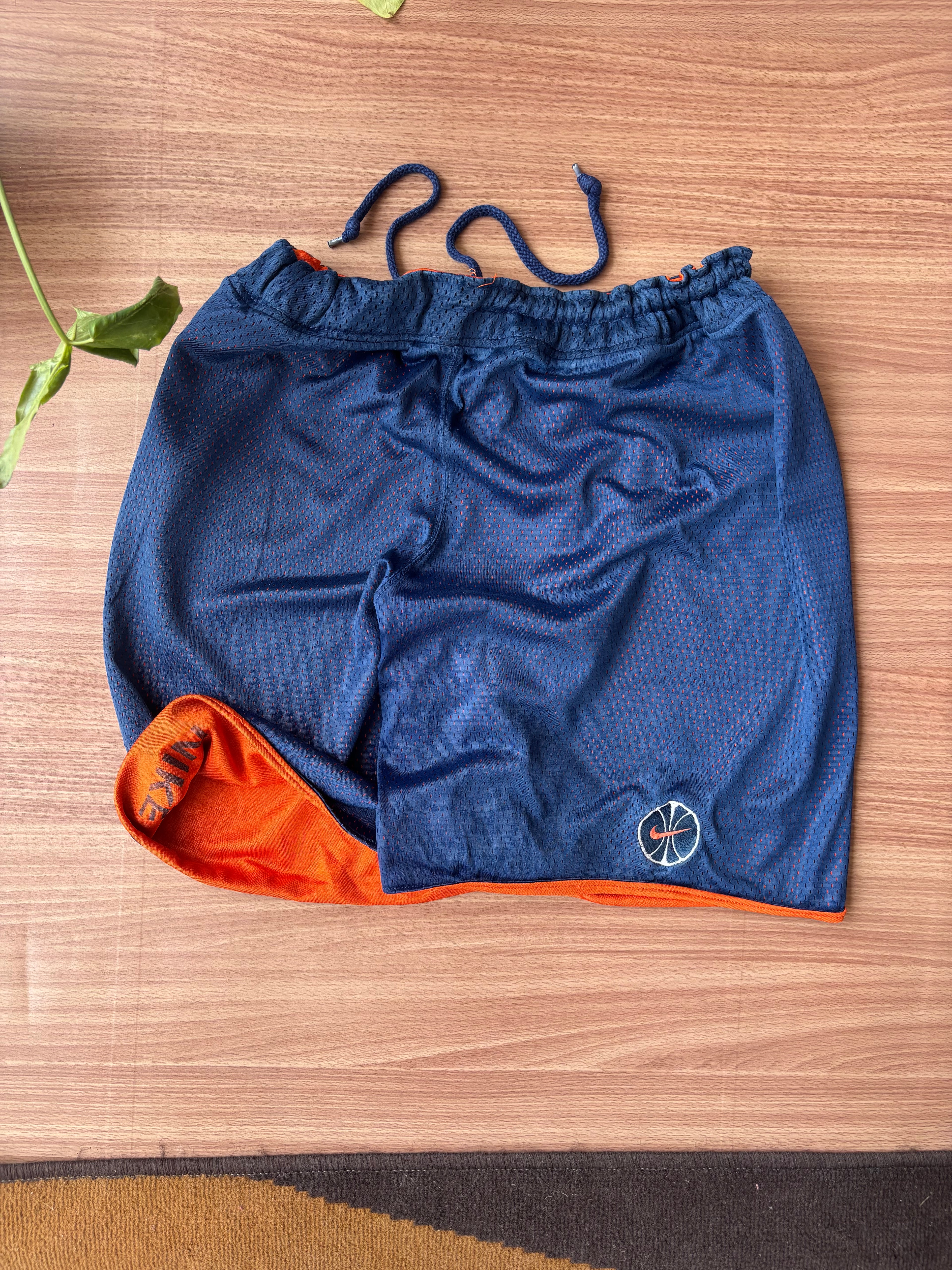 90’s nike basketball shorts