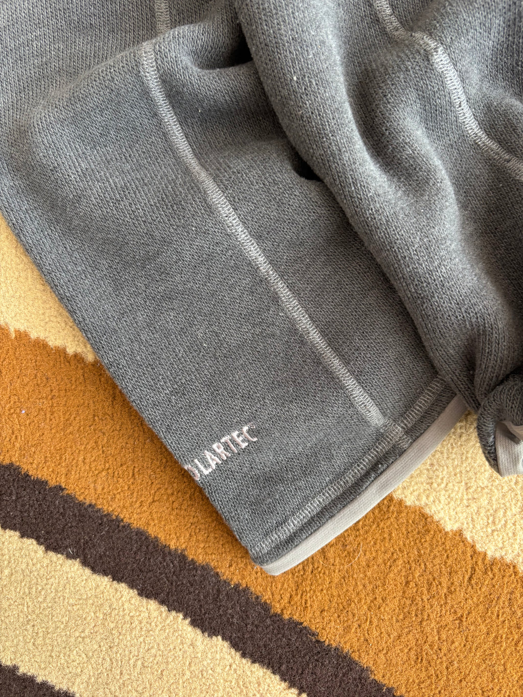 Mountain hardwear polartec fleece (L)