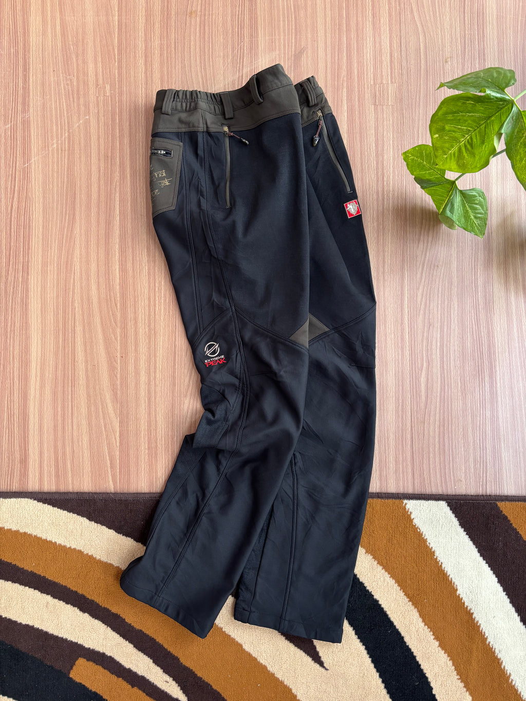 Black yak outdoor pants