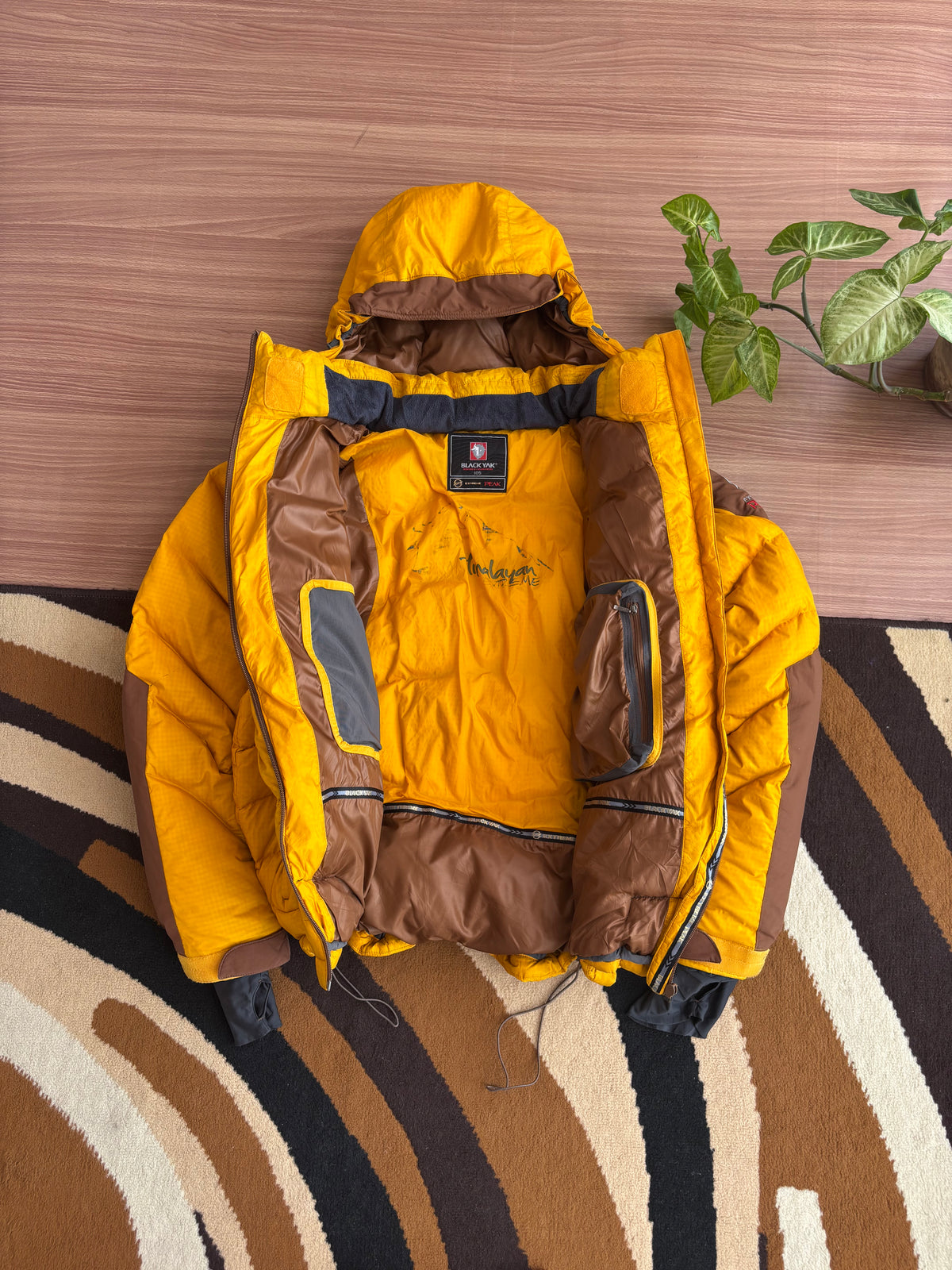 BlackYak extreme peak Down Puffer (L)
