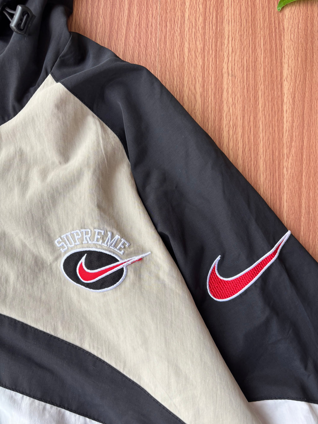 supreme x nike (not authentic)