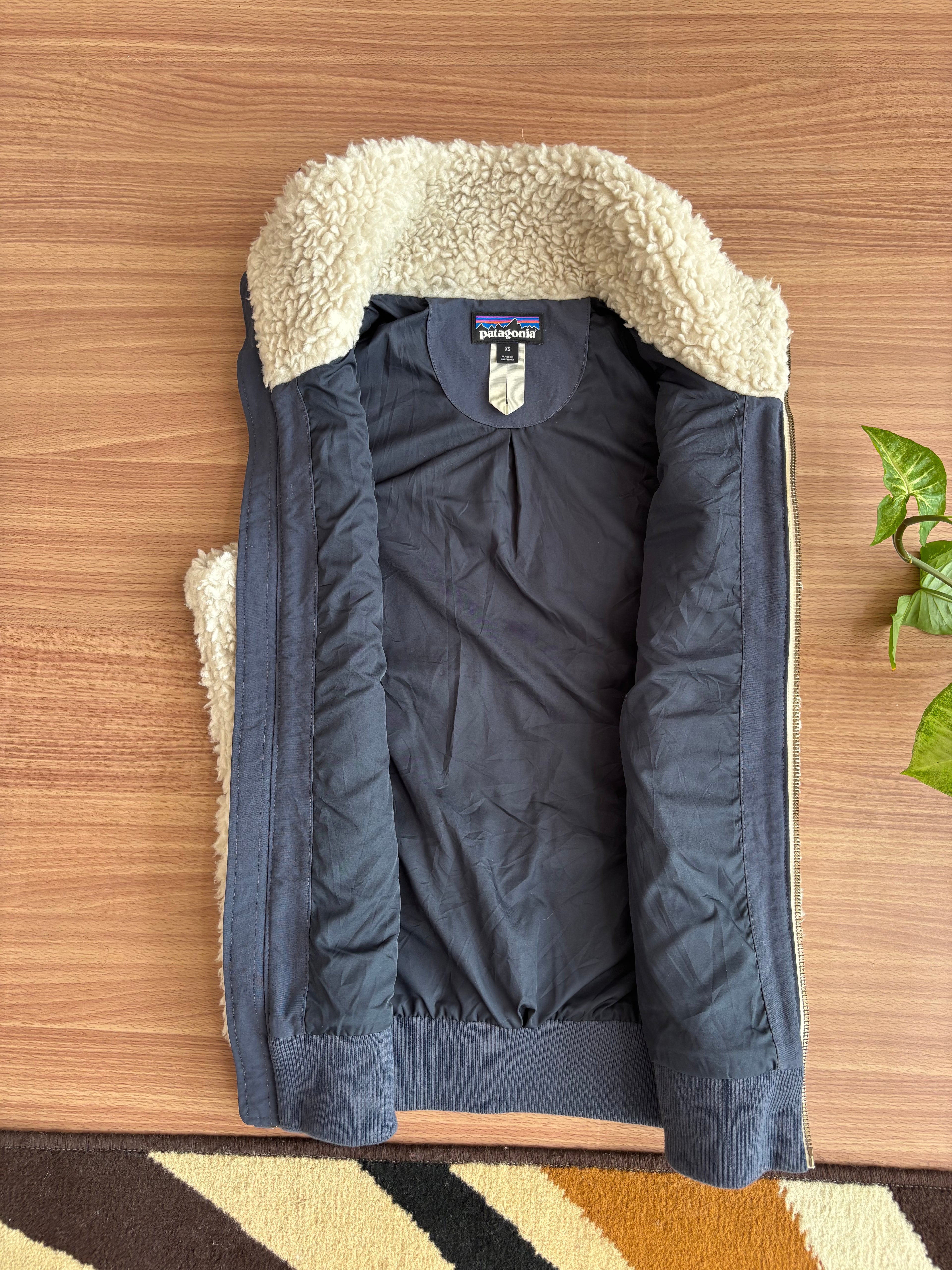 Patagonia sherpa fleece vest (XS-S)