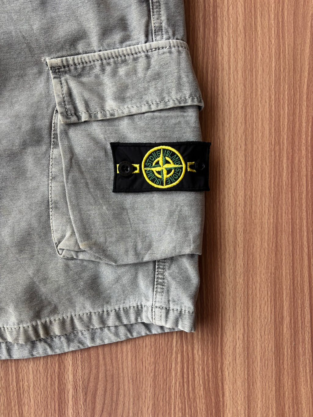 Stone Island cargo shorts (rep)