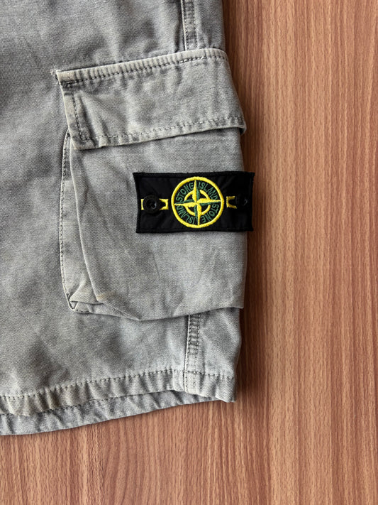 Stone Island cargo shorts (rep)