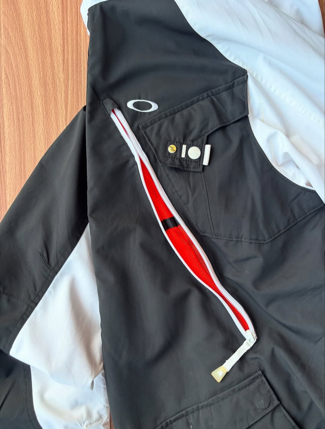 Vintage Oakley ski jacket